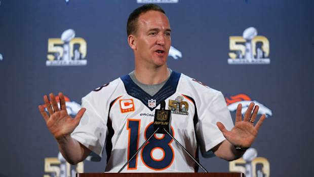 peyton-manning-retirement-rob-lowe.jpg